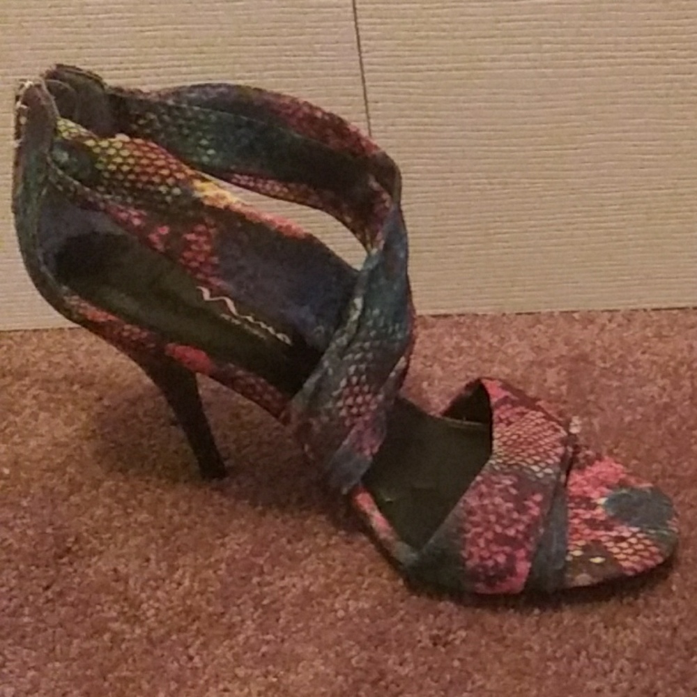 Shoes - Picture 2 of 3